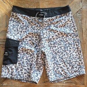 RVCA swim trunks 30